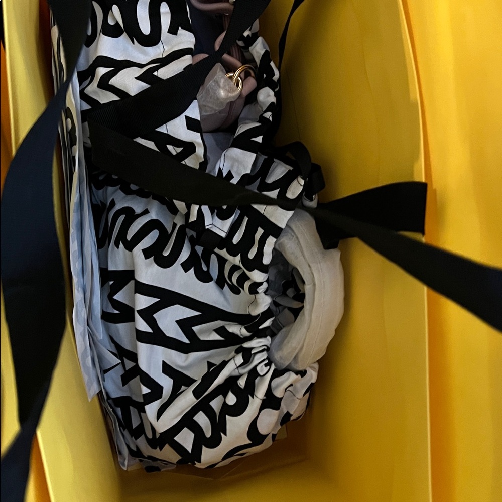 MARC JACOBS MINI DUFFLE - Picture 11 of 16